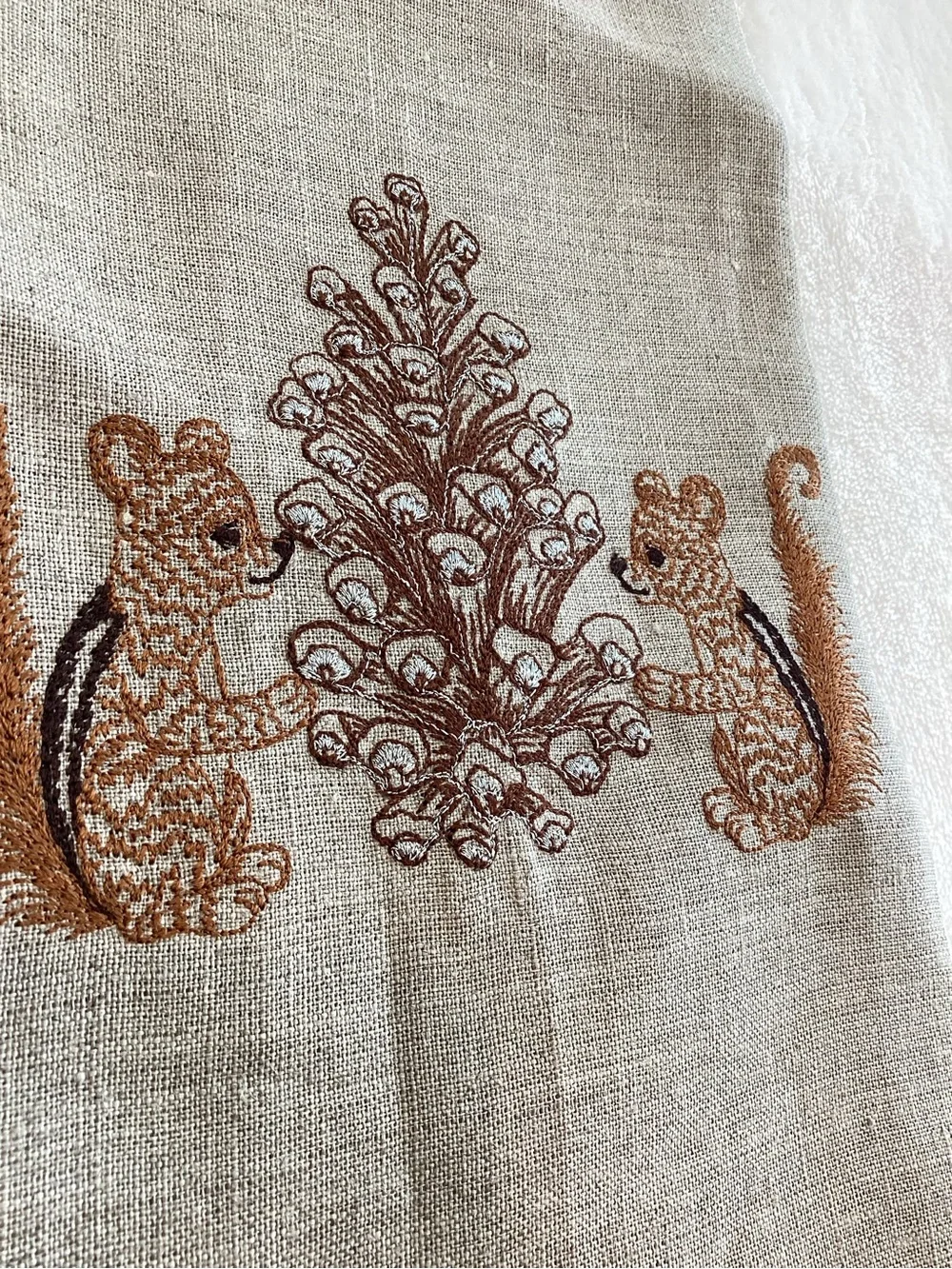 Coral & Tusk Pinecone Chipmunk Dish Towel Embroidered Linen New Anthropologie